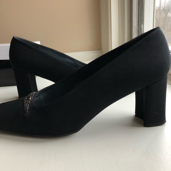 Stuart Weitzman Black Satin Pump - Picture 3 of 5